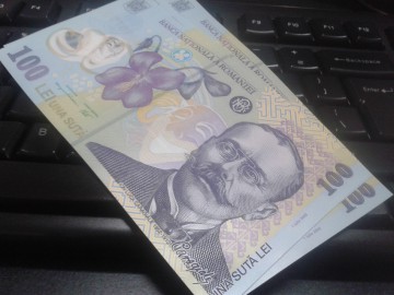 Leul continuă să se deprecieze